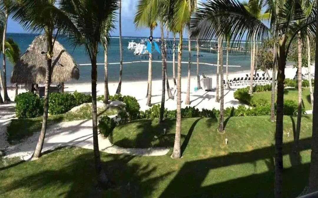 Blue Beach, Apartamento de dos dormitorios frente al mar en venta en Punta Cana