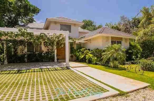 kXfqxv4Yzs KSS Real Estate Villa Olivo 9 Punta Cana Village front 1