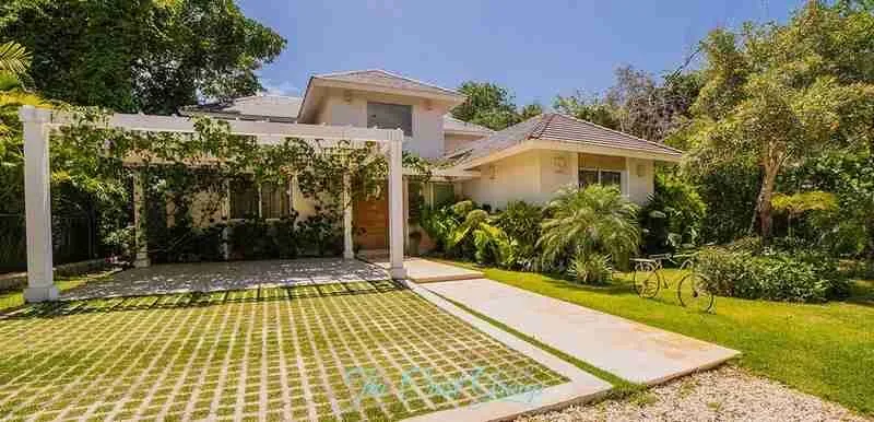 kXfqxv4Yzs KSS Real Estate Villa Olivo 9 Punta Cana Village front 1