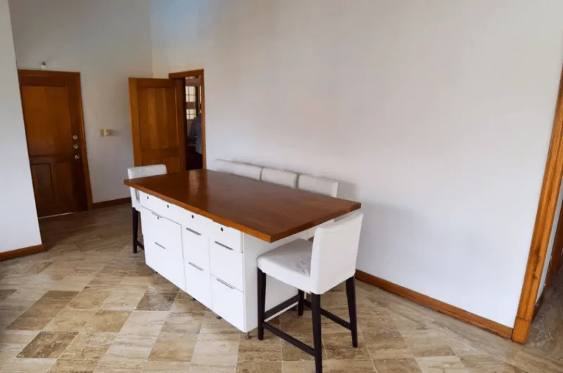 Amplio Penthouse de dos habitaciones en venta con 2 balcones, a 2 minutos a pie de la playa de Punta Cana