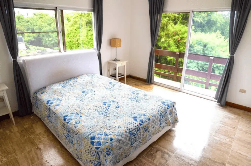Amplio Penthouse de dos habitaciones en venta con 2 balcones, a 2 minutos a pie de la playa de Punta Cana