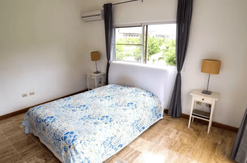 Amplio Penthouse de dos habitaciones en venta con 2 balcones, a 2 minutos a pie de la playa de Punta Cana