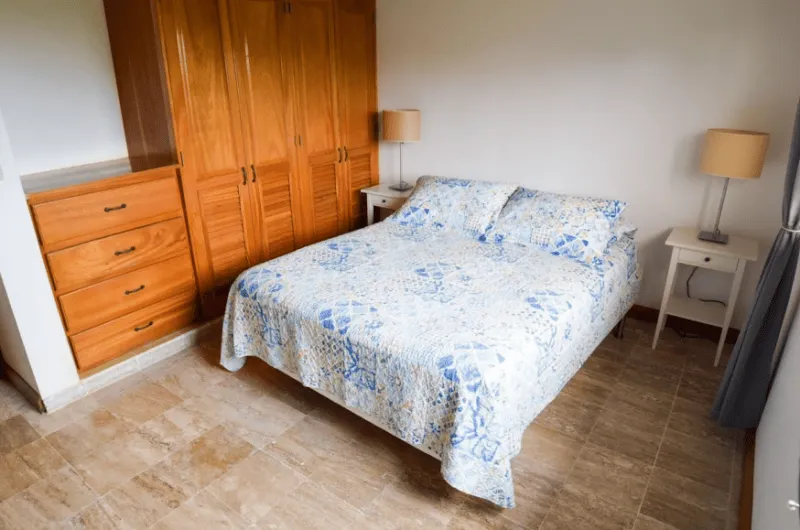 Amplio Penthouse de dos habitaciones en venta con 2 balcones, a 2 minutos a pie de la playa de Punta Cana