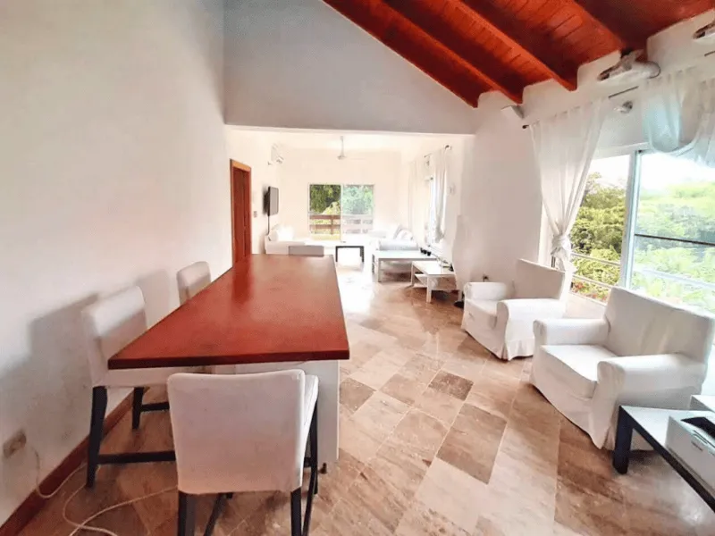 Amplio Penthouse de dos habitaciones en venta con 2 balcones, a 2 minutos a pie de la playa de Punta Cana