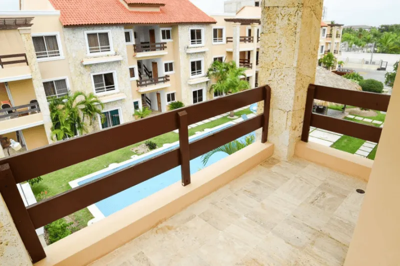 Amplio Penthouse de dos habitaciones en venta con 2 balcones, a 2 minutos a pie de la playa de Punta Cana