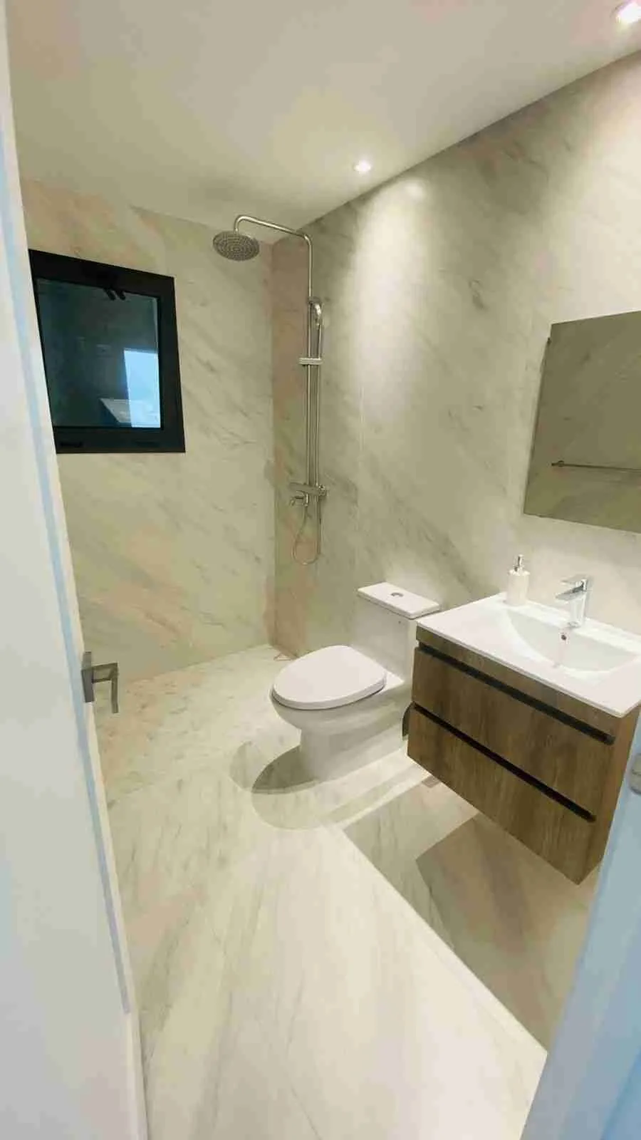 Impresionante Apartamento de dos dormitorios en venta con balcón y preciosas vistas en Cap Cana.