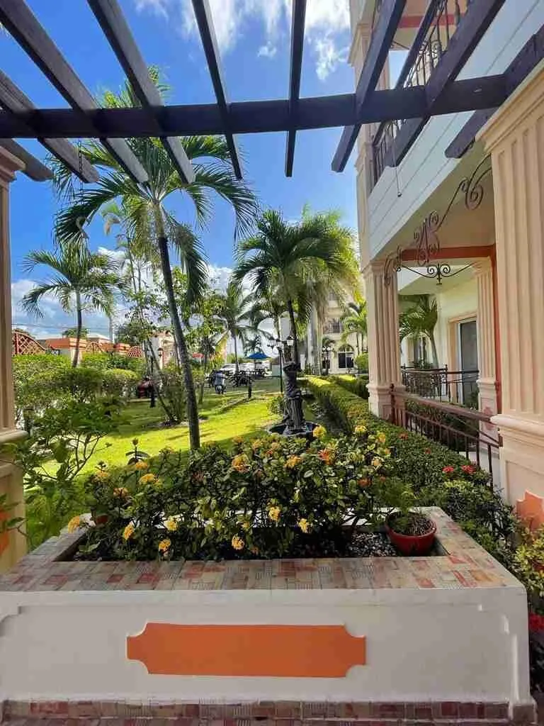 Dos edificios hoteleros con 42 habitaciones en venta situados a 8 minutos de la playa de Punta Cana