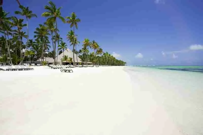 Dos edificios hoteleros con 42 habitaciones en venta situados a 8 minutos de la playa de Punta Cana