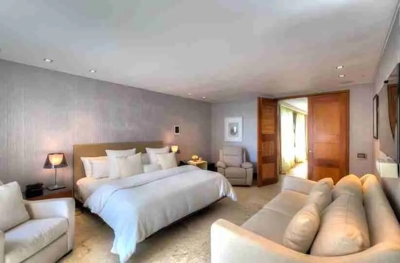 Wonderful Oceanfront Seven Bedroom Villa For Sale With Golf Course At Punta Cana 42