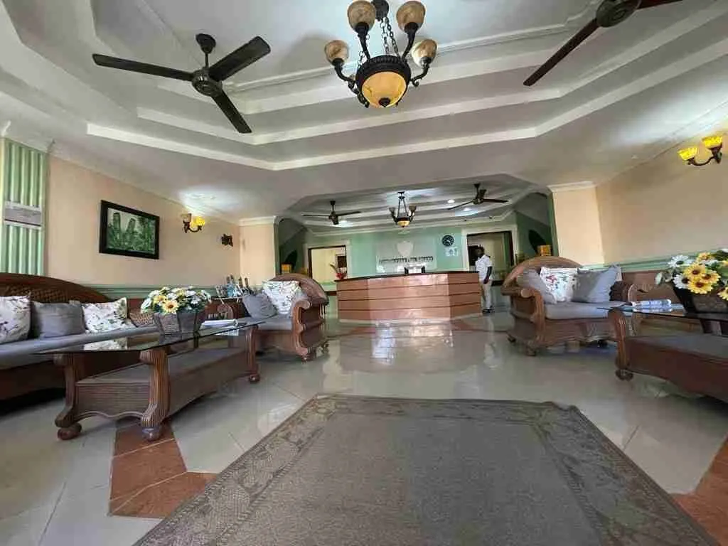 Dos edificios hoteleros con 42 habitaciones en venta situados a 8 minutos de la playa de Punta Cana