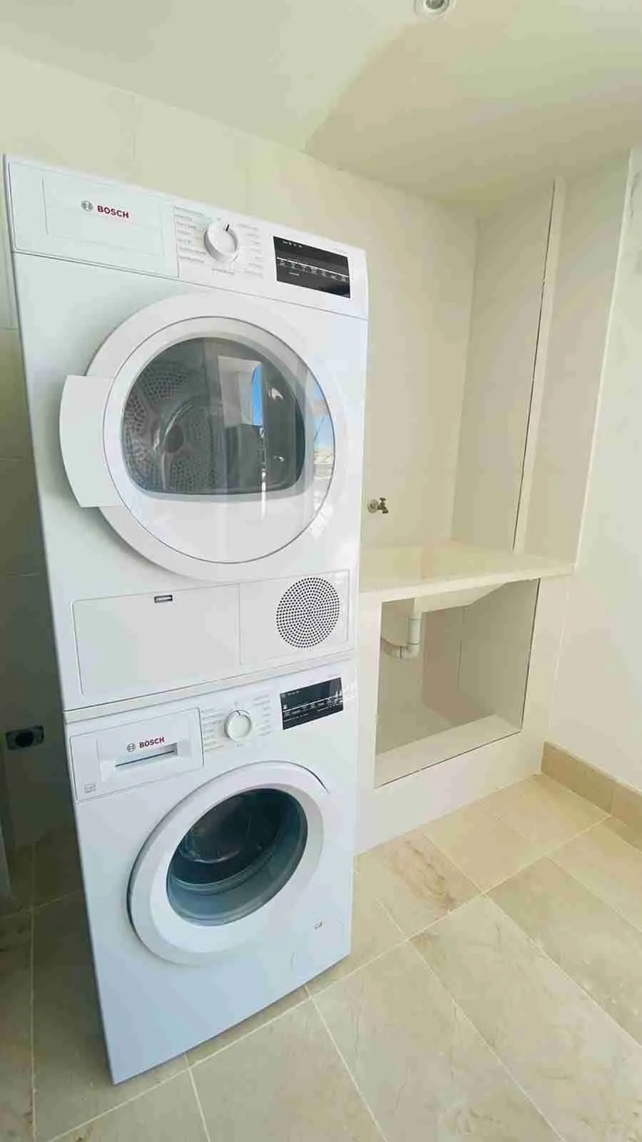 Impresionante Apartamento de dos dormitorios en venta con balcón y preciosas vistas en Cap Cana.