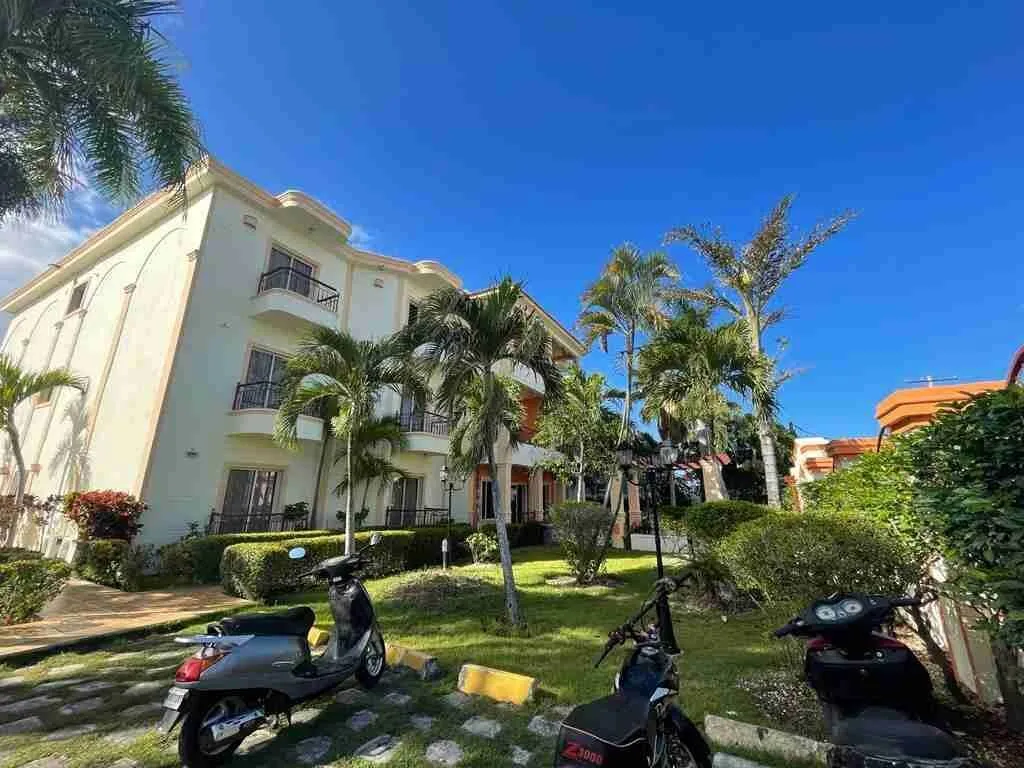 Dos edificios hoteleros con 42 habitaciones en venta situados a 8 minutos de la playa de Punta Cana