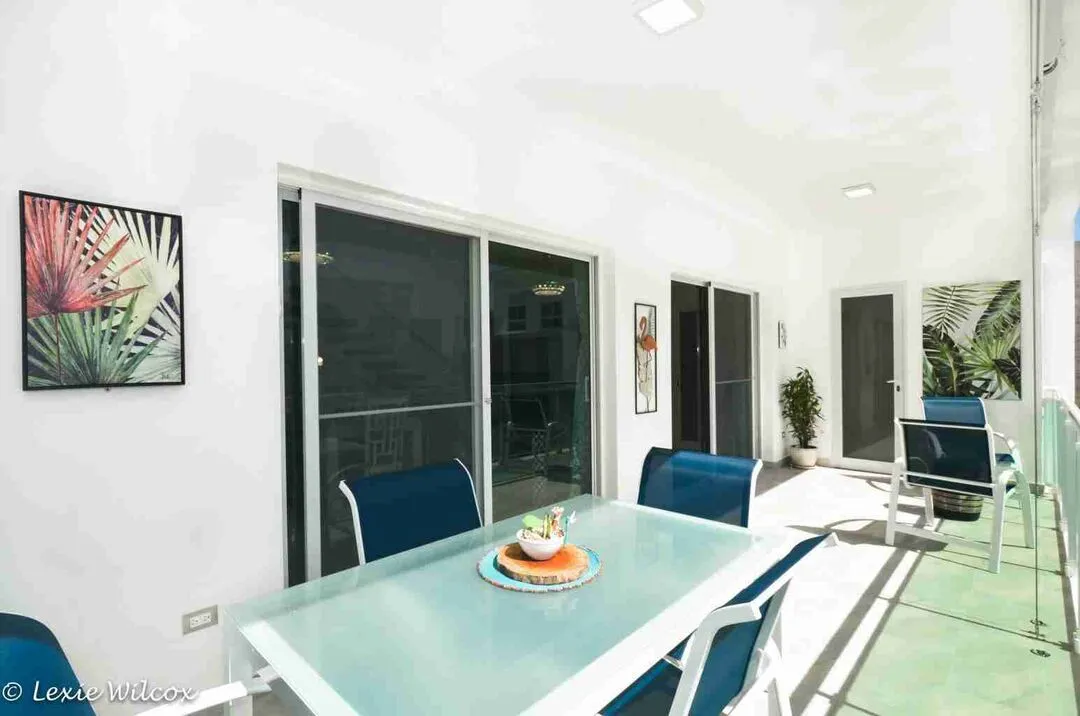 Magnifique appartement-terrasse de trois chambres à vendre avec vue sur la piscine à Punta Cana