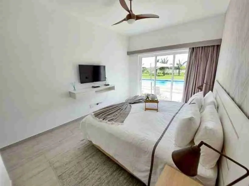 Beuatiful and Cozy Two bedroom condo for sale with amazing Golf and Pool views at Punta Cana 31