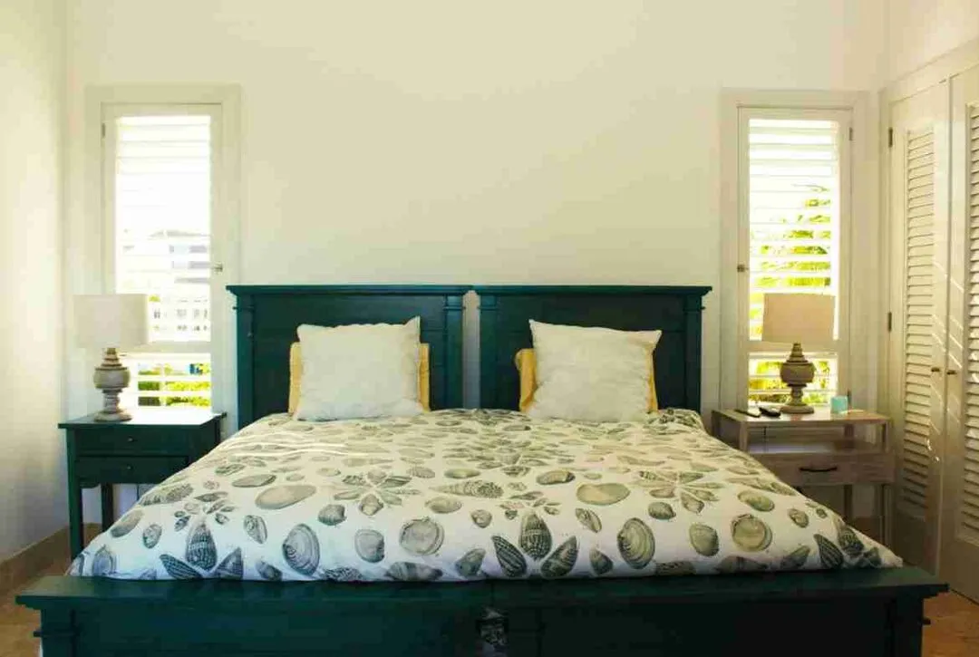 Exclusive five bedroom villa for sale in Punta Cana with stunning sea views and a golf course. 10