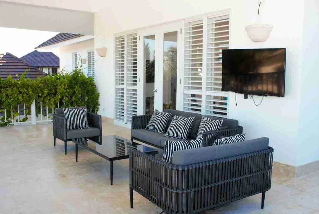 Exclusive five bedroom villa for sale in Punta Cana with stunning sea views and a golf course. 11