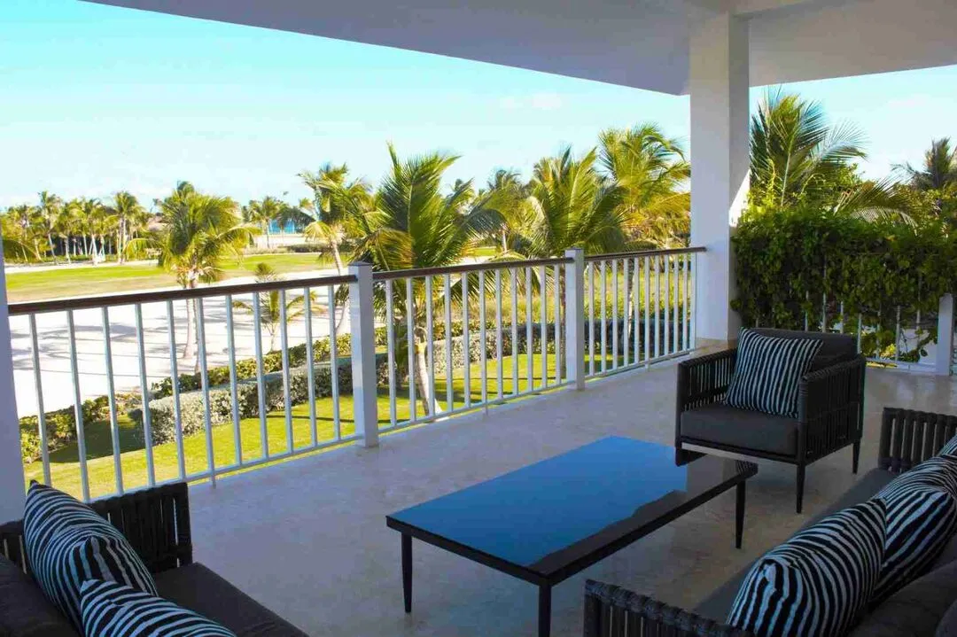 Exclusive five bedroom villa for sale in Punta Cana with stunning sea views and a golf course. 16 Exclusive five bedroom villa for sale in Punta Cana with stunning sea views and a golf course. 16