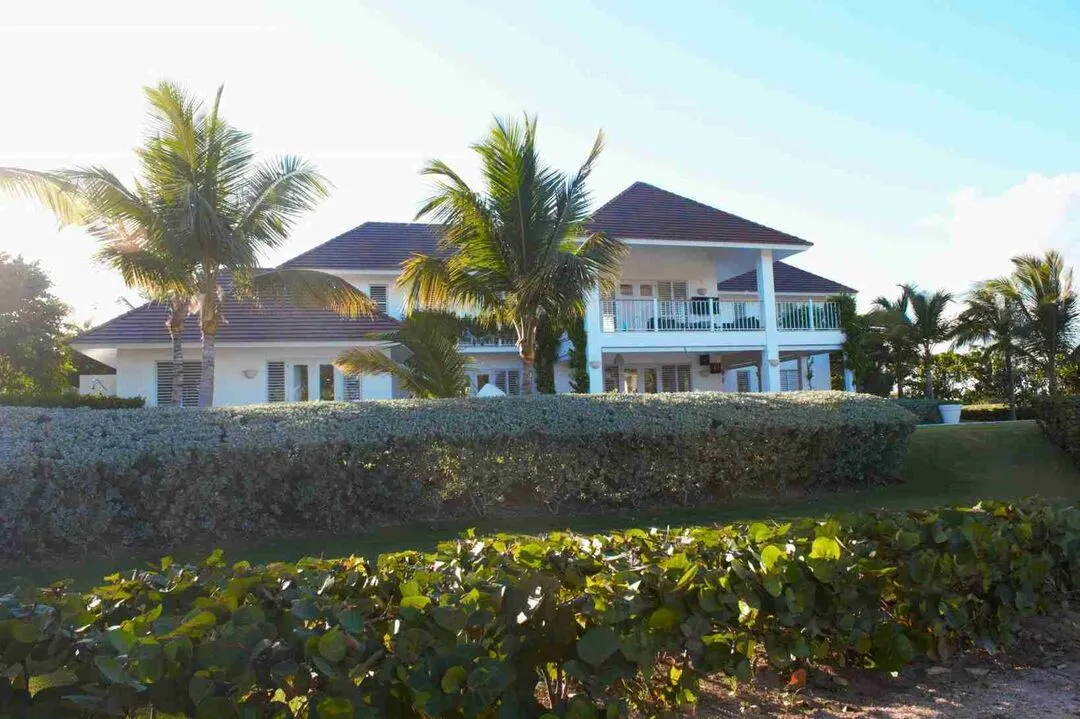 Exclusive five bedroom villa for sale in Punta Cana with stunning sea views and a golf course. 21 Exclusive five bedroom villa for sale in Punta Cana with stunning sea views and a golf course. 21