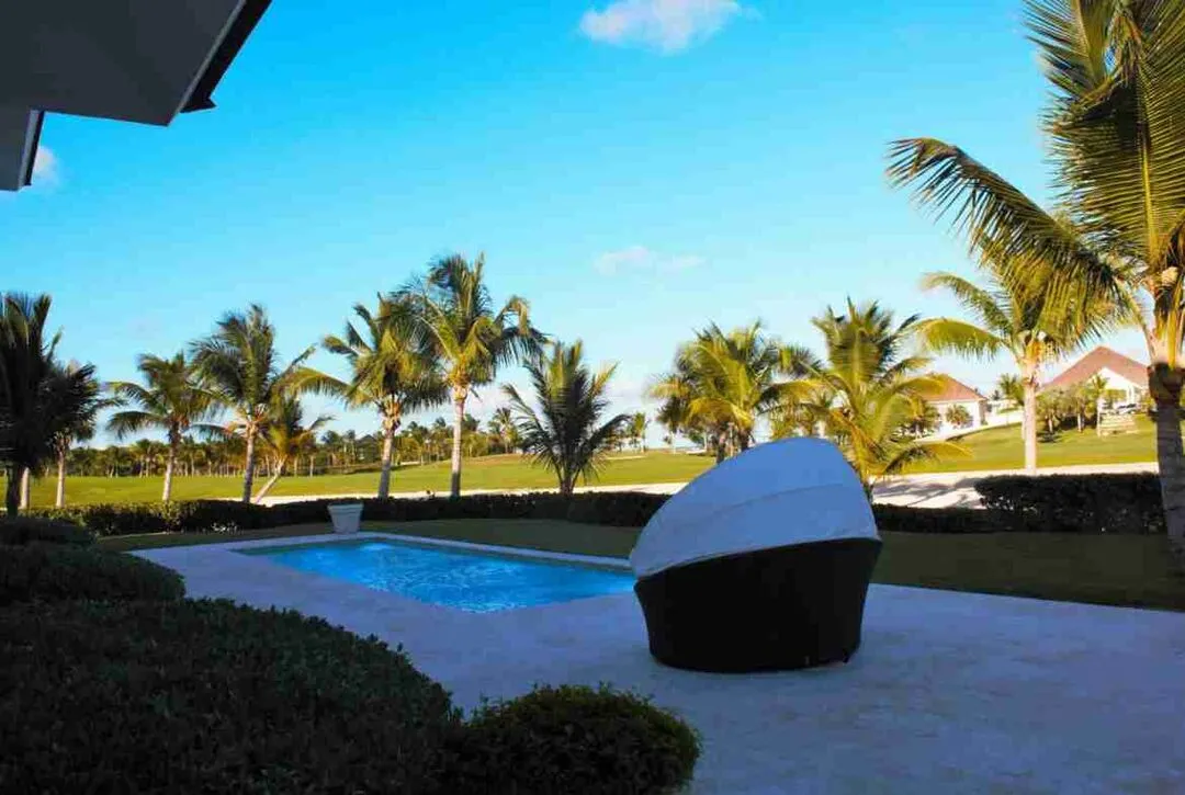 Exclusive five bedroom villa for sale in Punta Cana with stunning sea views and a golf course. 29