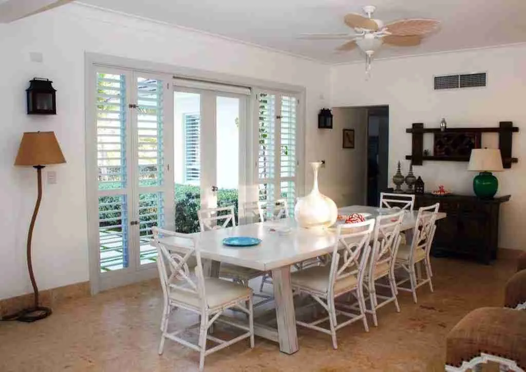 Exclusive five bedroom villa for sale in Punta Cana with stunning sea views and a golf course. 33
