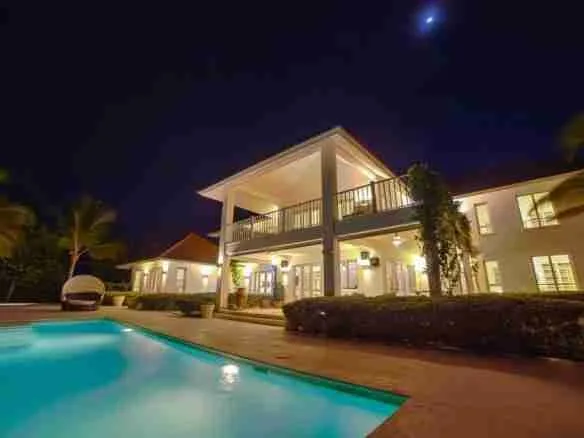 Exclusive five bedroom villa for sale in Punta Cana with stunning sea views and a golf course. 40