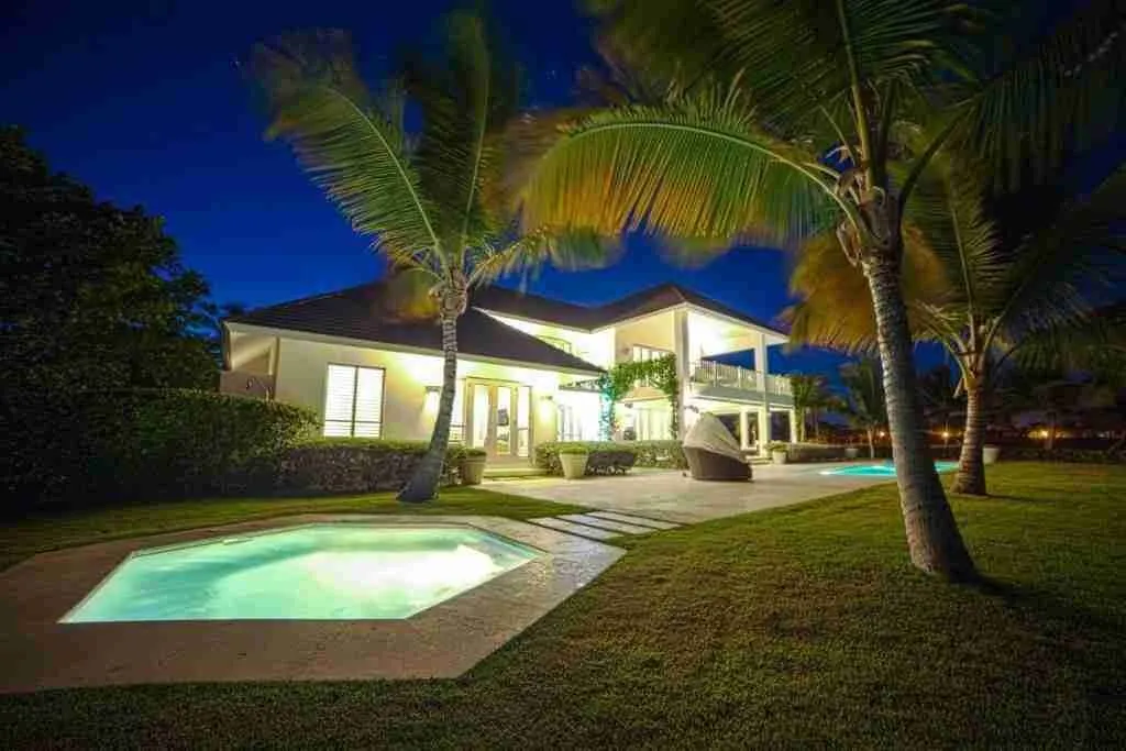 Exclusive five bedroom villa for sale in Punta Cana with stunning sea views and a golf course. 42