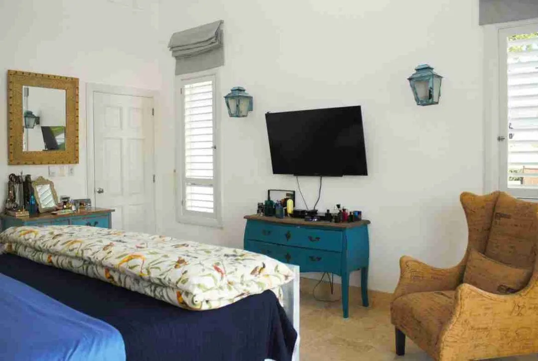 Exclusive five bedroom villa for sale in Punta Cana with stunning sea views and a golf course. 49