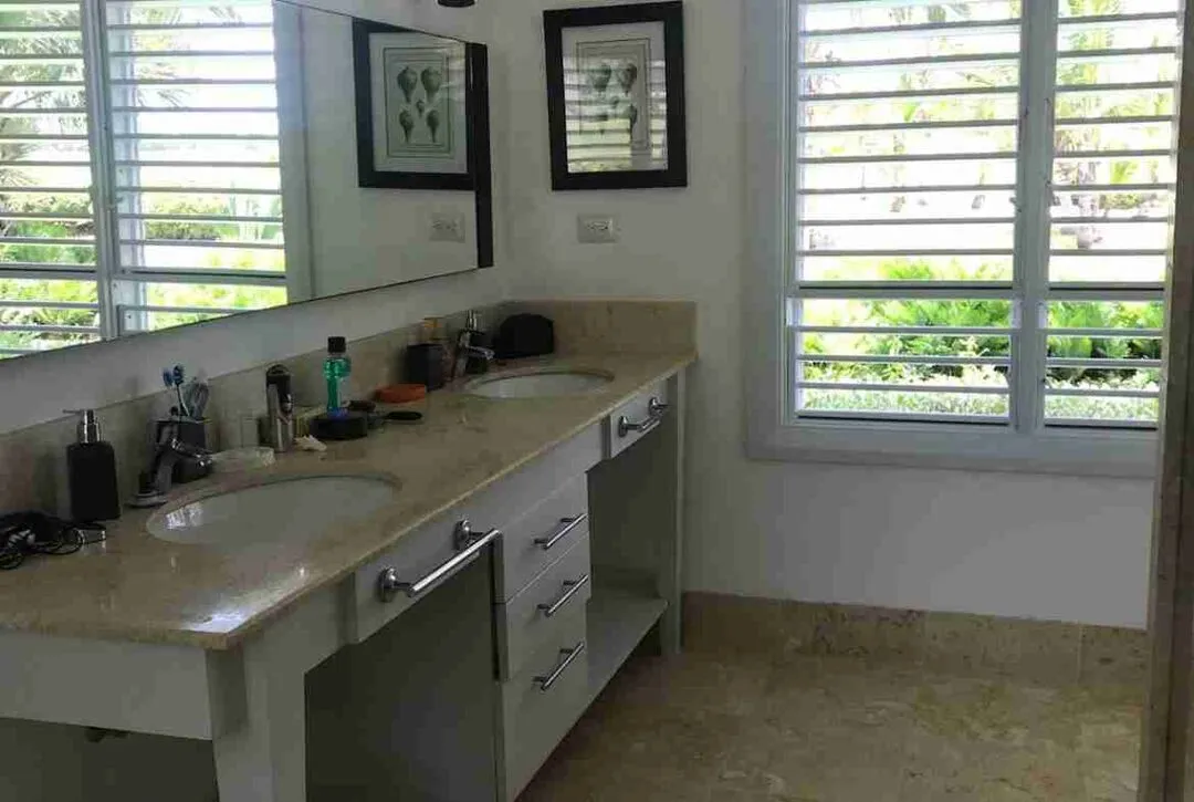 Exclusive five bedroom villa for sale in Punta Cana with stunning sea views and a golf course. 51