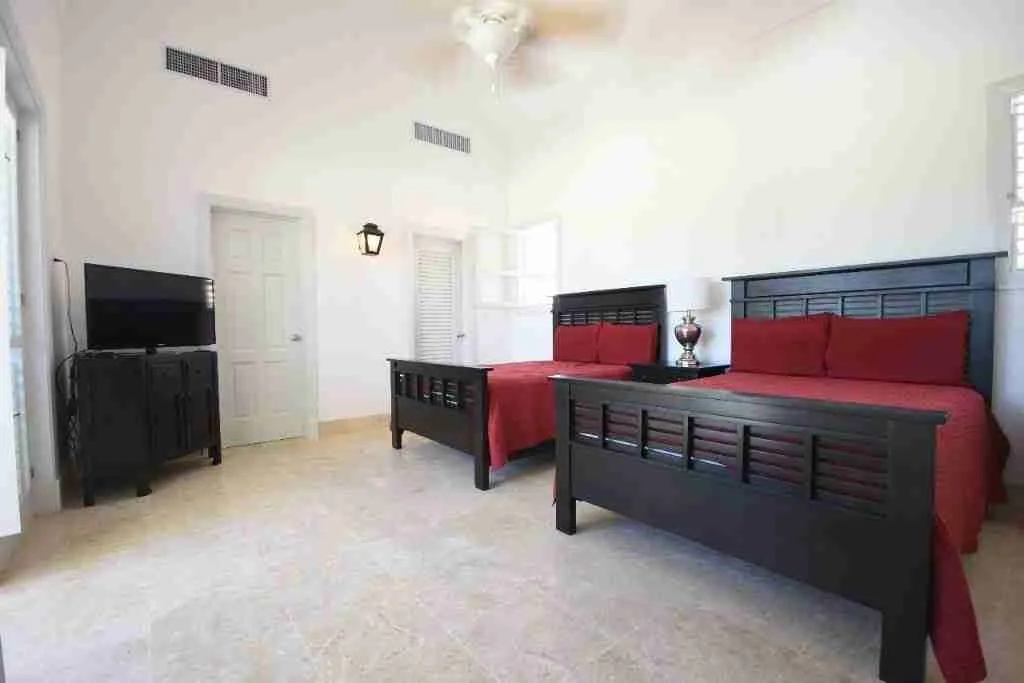Exclusive five bedroom villa for sale in Punta Cana with stunning sea views and a golf course. 52