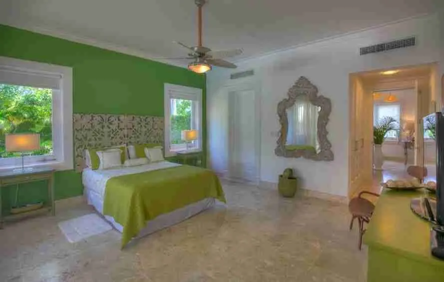 Incredible Four bedroom villa for sale with golf course views minutes from the beach 4