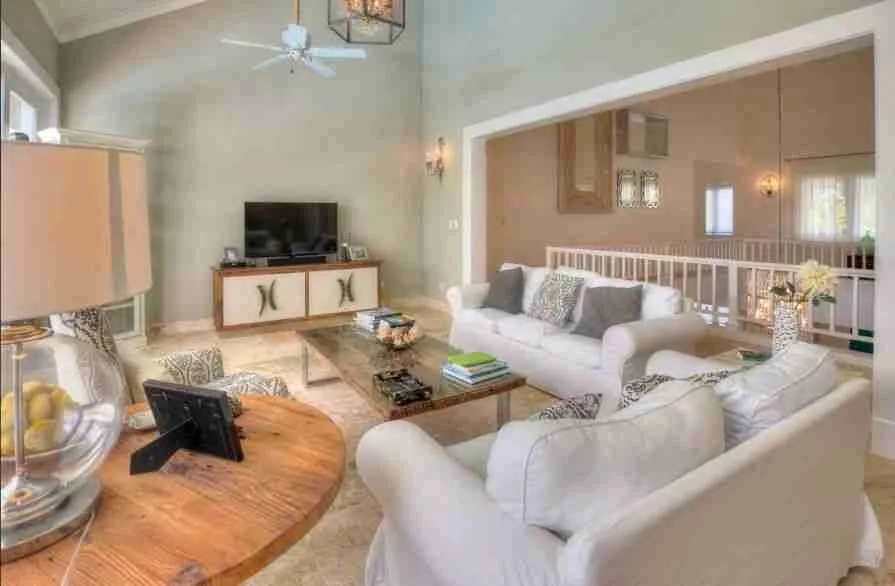 Incredible Four bedroom villa for sale with golf course views minutes from the beach 7