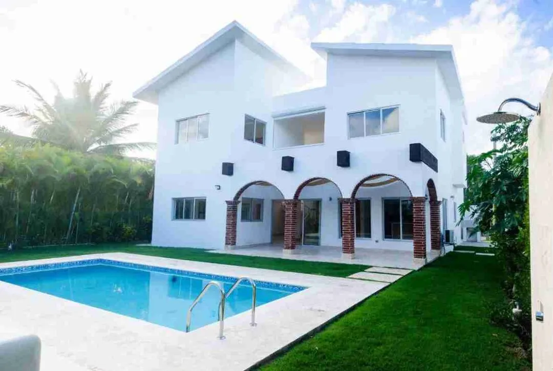 Gorgeous 3BR Villa for sale Punta Cana pool. 9