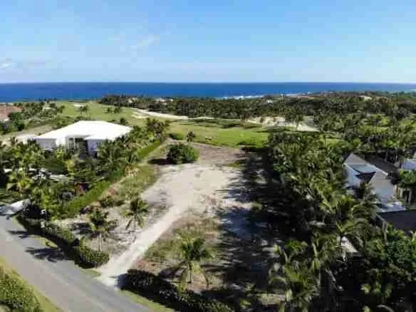 Impressive Punta Cana lot for sale with golf and sea views 2