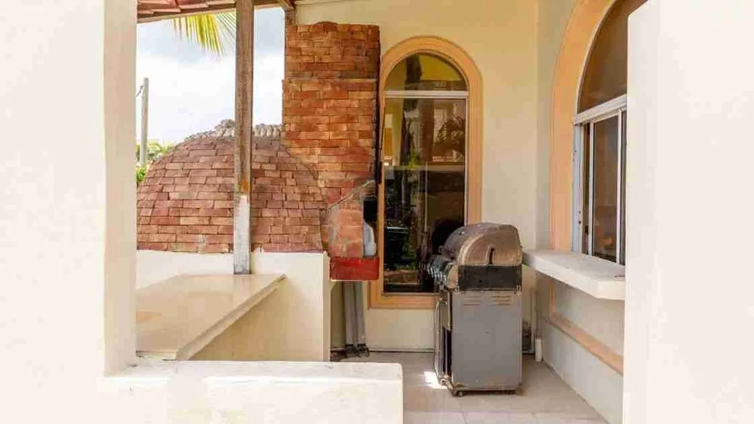 Amazing Invest Opportunity 42 Bedroom Hotel With Large Pool 13