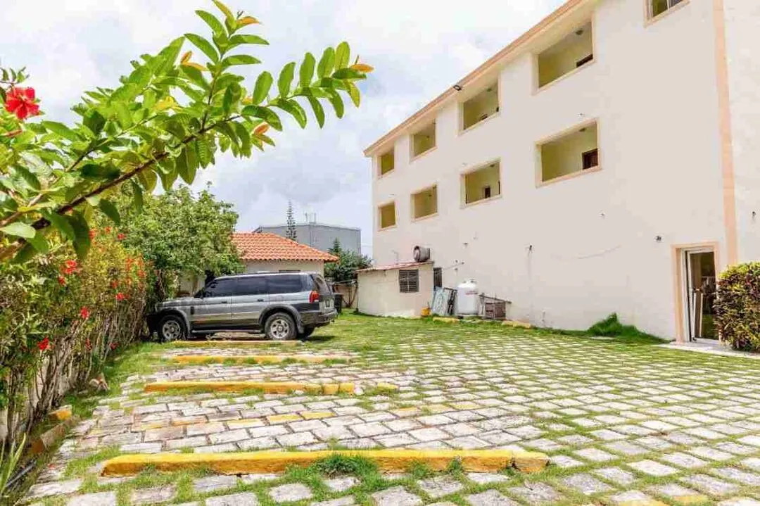 Amazing Invest Opportunity 42 Bedroom Hotel With Large Pool 19