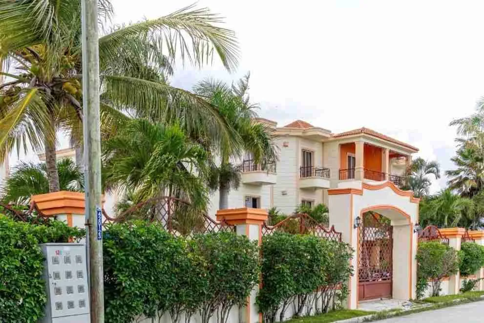 Amazing Invest Opportunity 42 Bedroom Hotel With Large Pool 25