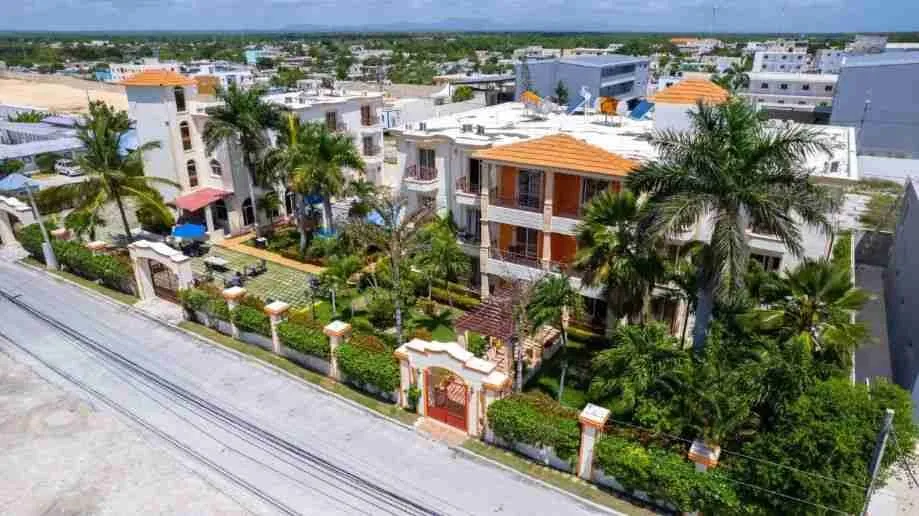 Amazing Invest Opportunity 42 Bedroom Hotel With Large Pool 28