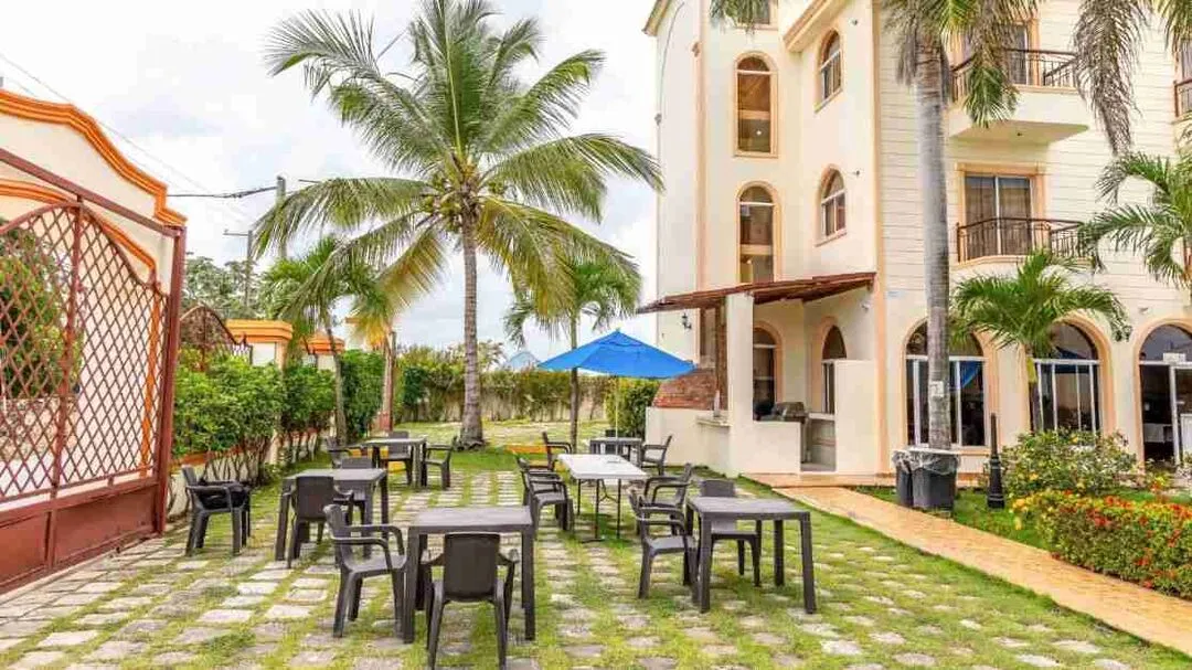 Amazing Invest Opportunity 42 Bedroom Hotel With Large Pool 37