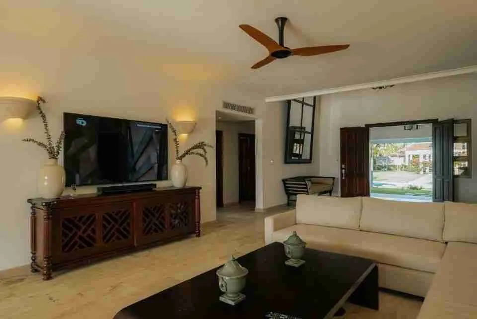 Breathtaking 7BR Villa for saleFully furnished with golf views in Punta Cana 4