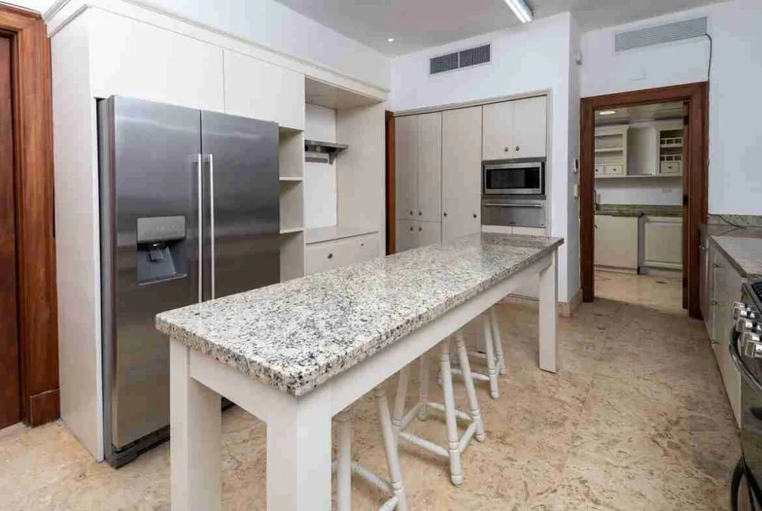 Elegant 6 Bedroom villa Fully Furnished for sale with amazing golf views 12