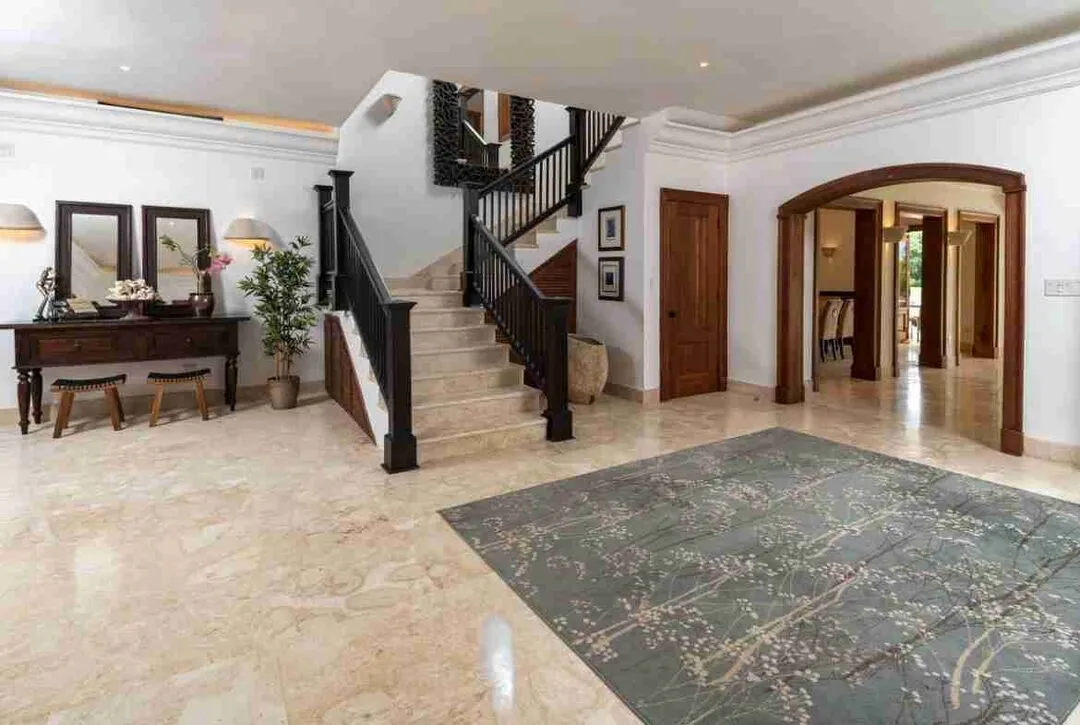 Elegant 6 Bedroom villa Fully Furnished for sale with amazing golf views 16