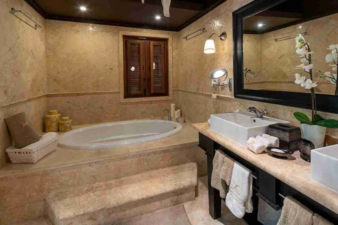 Elegant 6 Bedroom villa Fully Furnished for sale with amazing golf views 17 Elegant 6 Bedroom villa Fully Furnished for sale with amazing golf views 17