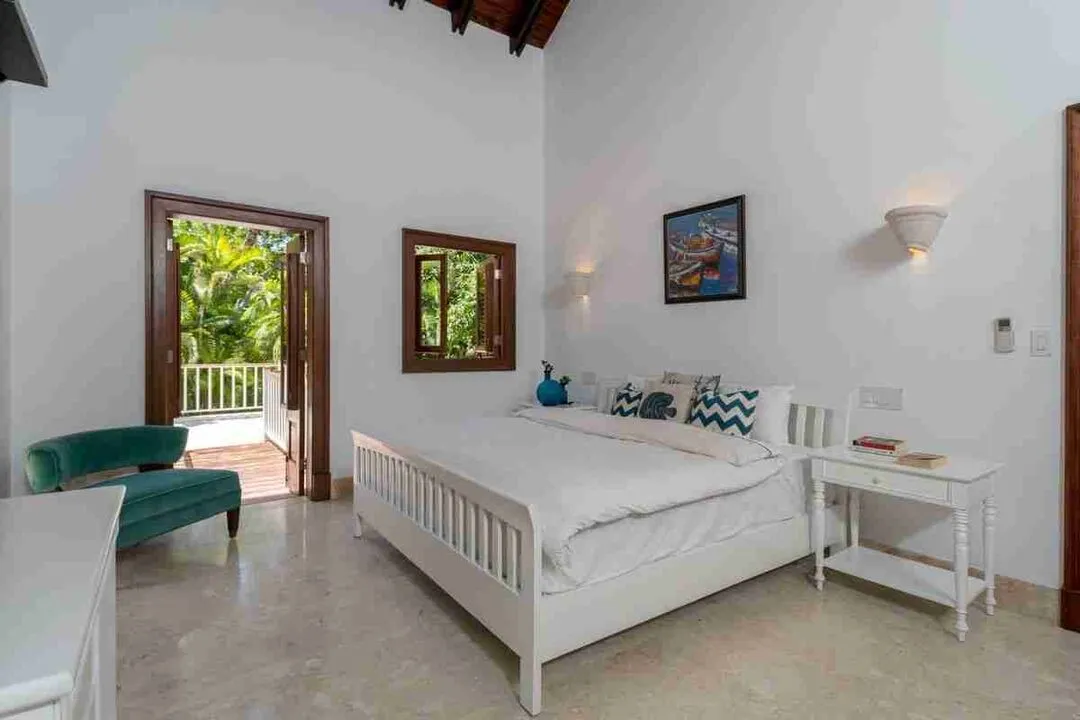 Elegant 6 Bedroom villa Fully Furnished for sale with amazing golf views 22 Elegant 6 Bedroom villa Fully Furnished for sale with amazing golf views 22