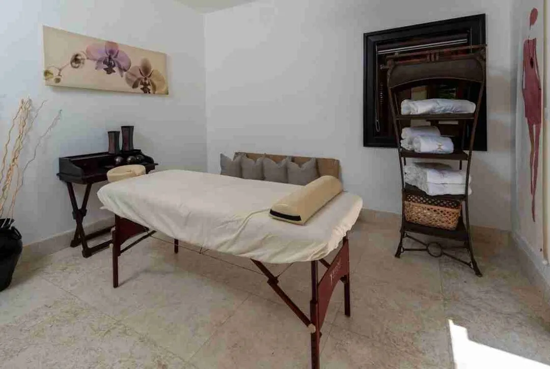 Elegant 6 Bedroom villa Fully Furnished for sale with amazing golf views 24