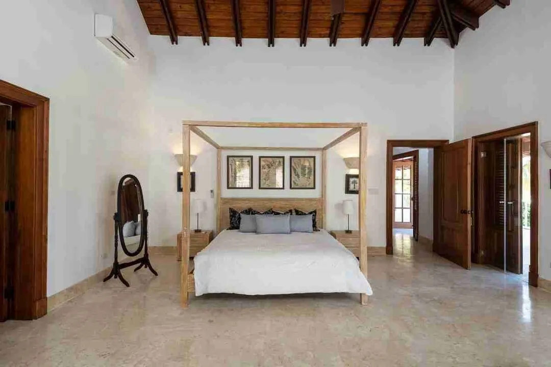 Elegant 6 Bedroom villa Fully Furnished for sale with amazing golf views 29 Elegant 6 Bedroom villa Fully Furnished for sale with amazing golf views 29