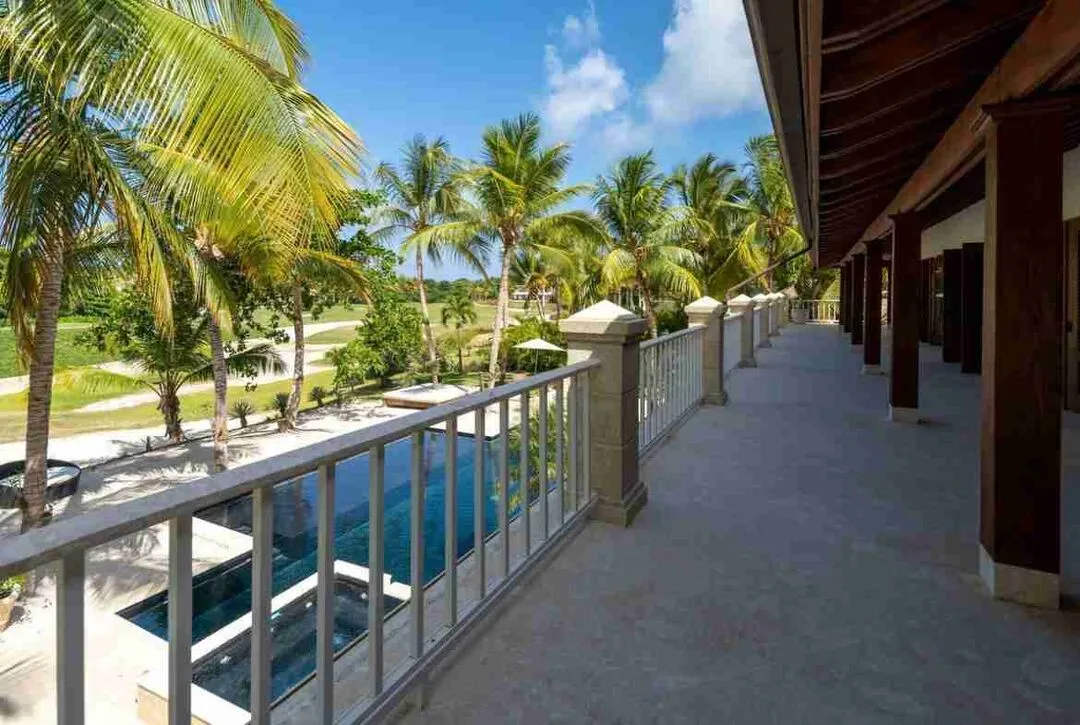 Elegant 6 Bedroom villa Fully Furnished for sale with amazing golf views 5