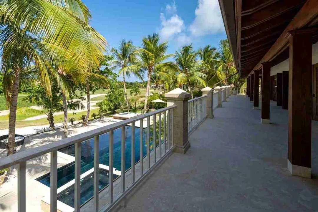 Elegant 6 Bedroom villa Fully Furnished for sale with amazing golf views 5 Elegant 6 Bedroom villa Fully Furnished for sale with amazing golf views 5