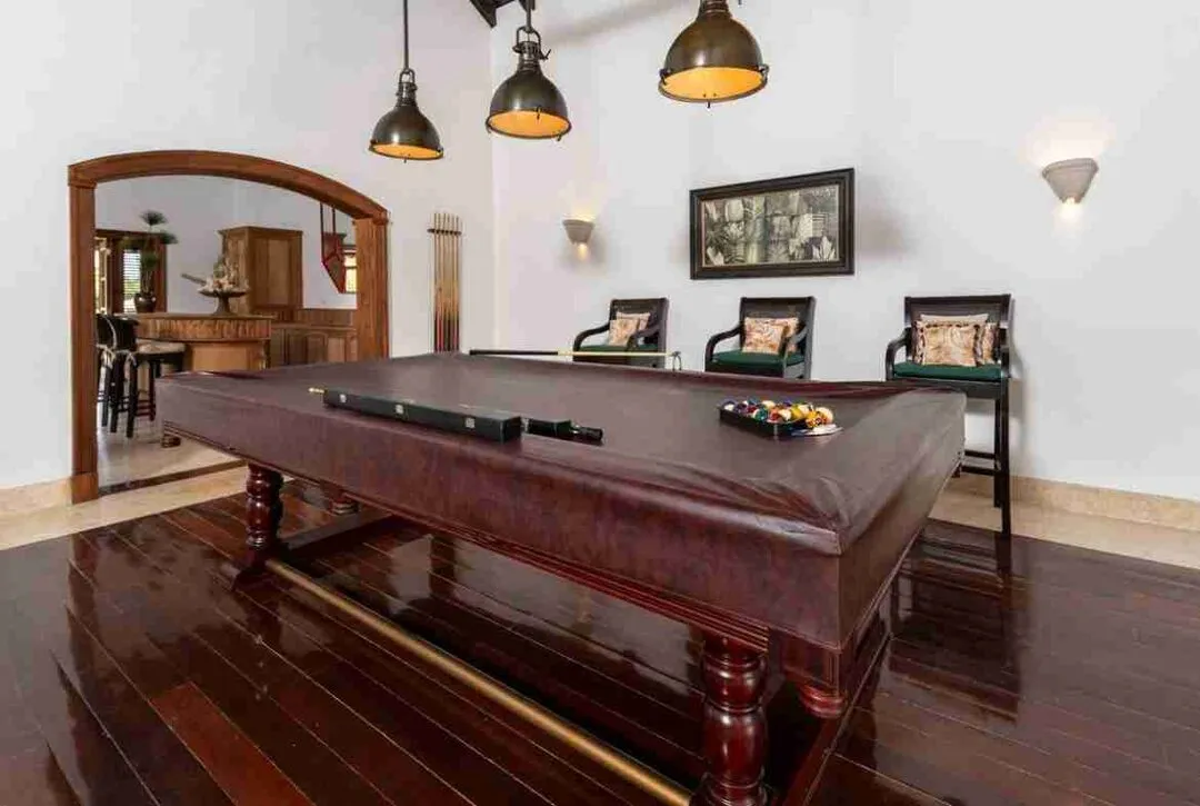Elegant 6 Bedroom villa Fully Furnished for sale with amazing golf views 8