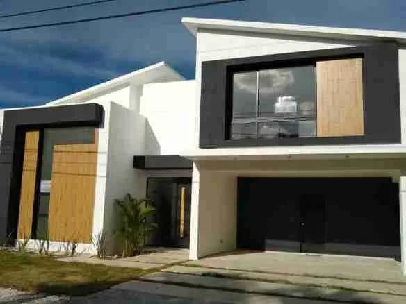 Luxury and Spacious 4BR Villa for sale with large pool. 11
