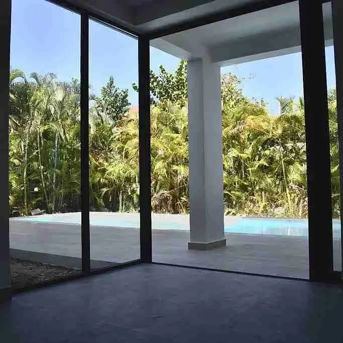 Luxury and Spacious 4BR Villa for sale with large pool. 6